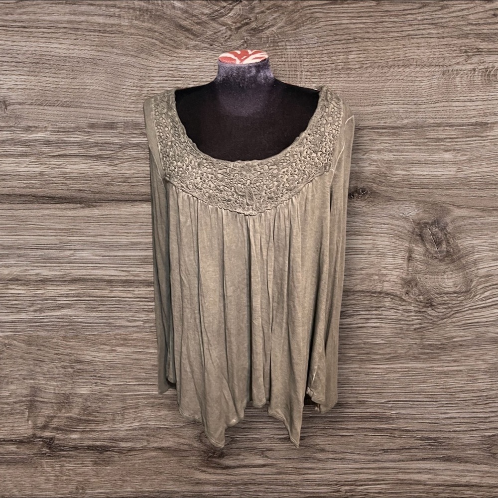Knox Rose Army Green Tunic Top Lace Trim Size Medium NWT